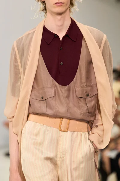 Look 28